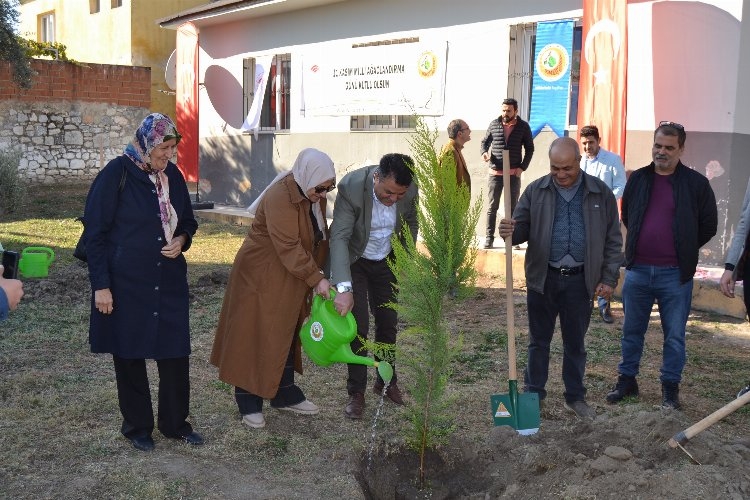 Milli Ağaçlandırma Günü'nde Aydın Didim'den 'nefes' oldular 1 Milli Ağaçlandırma Günü'nde Aydın Didim'den 'nefes' oldular