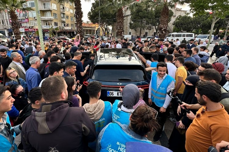 TOGG Aydın’da vatandaşın büyük ilgisini topladı. 1 TOGG  Aydın’da vatandaşın büyük ilgisini topladı.
