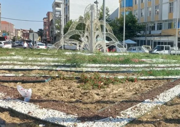 Manisa’da Kurakçıl Peyzaj Uygulamalarıyla Su Tasarrufu ve Güzellik 1 Manisa’da Kurakçıl Peyzaj Uygulamalarıyla Su Tasarrufu ve Güzellik