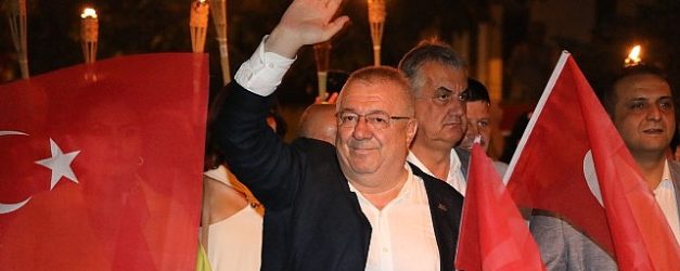 cumhuriyet ozgurlugun esitligin ve demokrasinin adidir