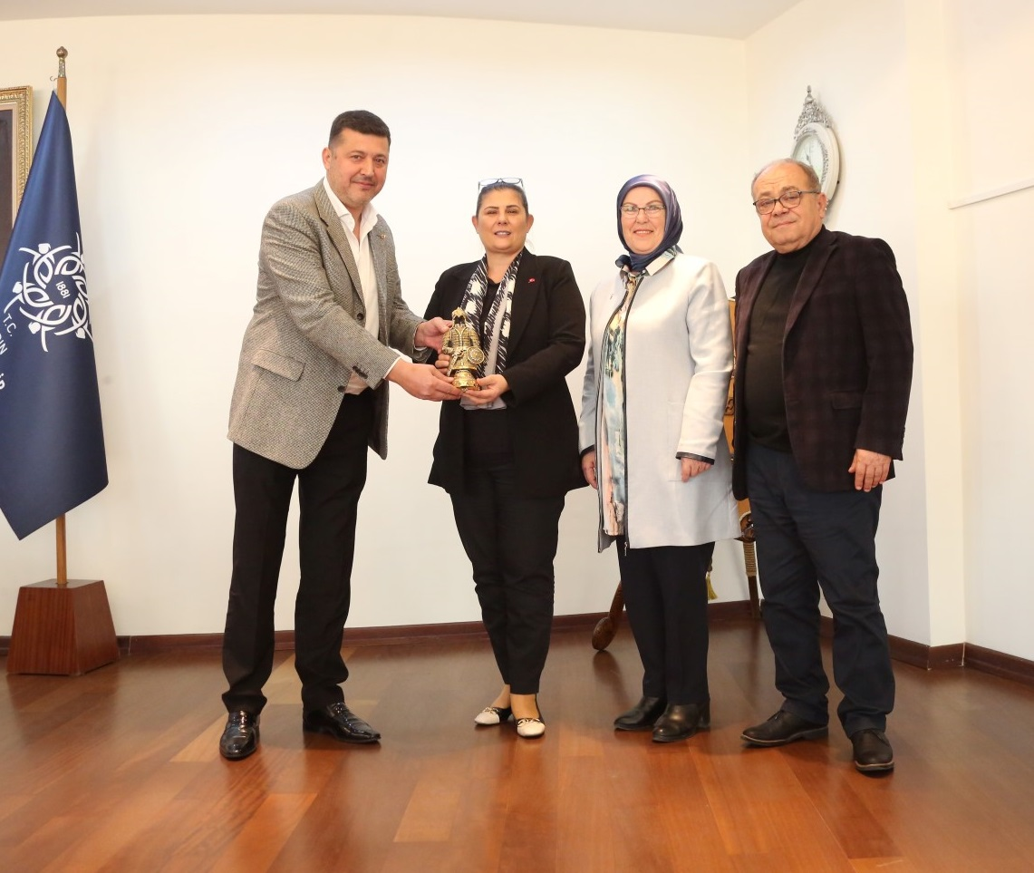 BAŞKAN ÖZLEM ÇERÇİOĞLU'NA GELECEK PARTİSİ'DEN ZİYARET 1 BAŞKAN ÖZLEM ÇERÇİOĞLU'NA GELECEK PARTİSİ'DEN ZİYARET