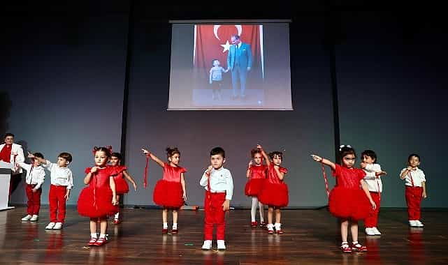 didim belediyesi deniz yildizlari kres ve gunduz bakimevinde minik yurekler 29 ekim cumhuriyet bayramini coskuyla kutladi