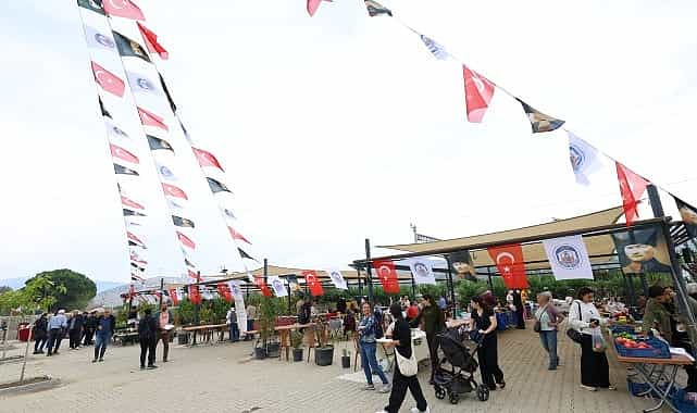 Efes Tarlası Yaşam Köyü’nde Üretici Pazarı açıldı 1 efes tarlasi yasam koyunde uretici pazari acildi