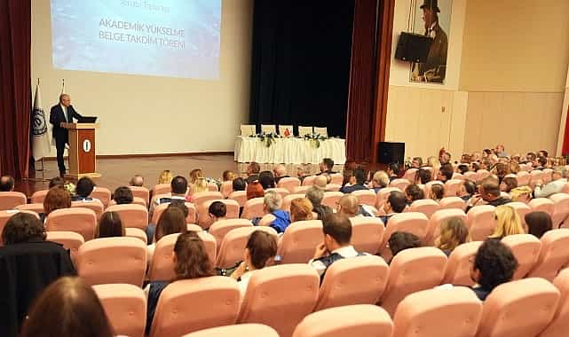 ege universitesinde basari ve gurur gunu