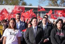 kadikoyde 29 ekim kutlamalari mesale yakma toreni ile basladi