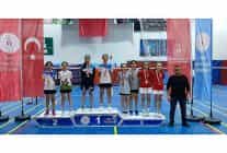 osmangazili badmintoncular madalyaya doydu