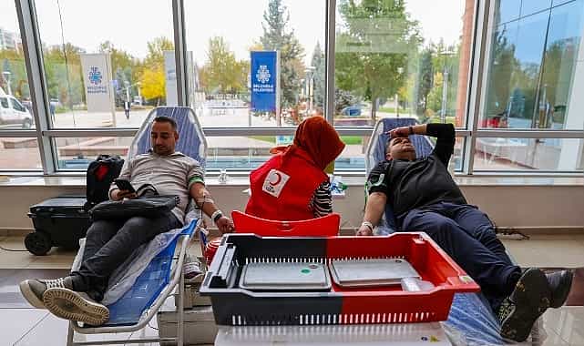 selcuklu belediyesi personelinden kizilaya kan bagisi destegi