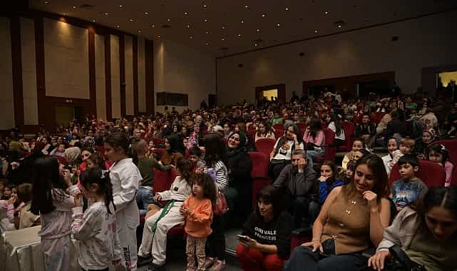 sevimli kahramanlar yarisiyor tiyatrosu miniklerle bulustu