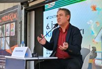 sinan meydan izkitapta adim adim cumhuriyeti anlatti