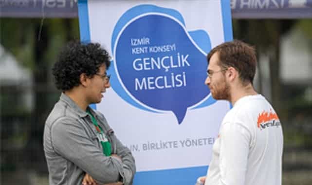 Üniversiteli gençler İzmir’e festivalle “merhaba” dedi 1 universiteli gencler izmire festivalle merhaba dedi
