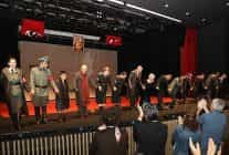 yasamak mi yoksa olmek mi atasehirde seyirciyle bulustu