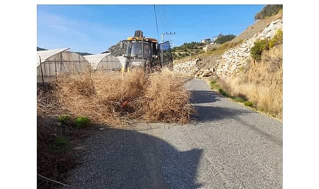 alanyada yol bakim mesaisi devam ediyor
