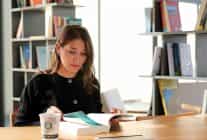 albest meydan kafe bir ayda 37 bin ziyaretci agirladi