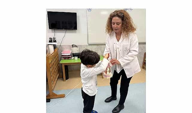 bayrakli belediyesinden anaokulu ogrencilerine agiz ve dis sagligi egitimi