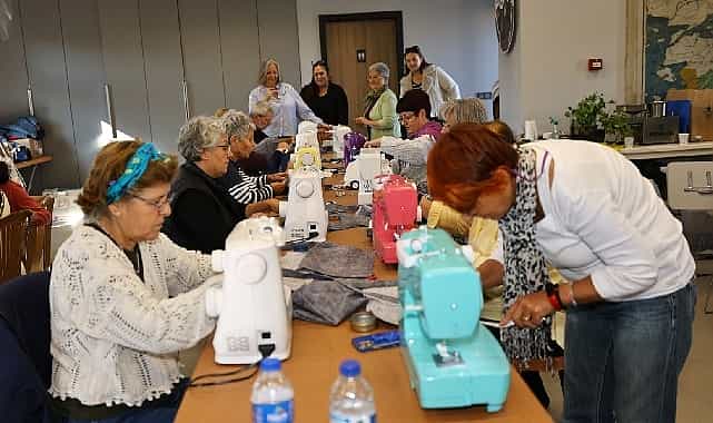 Efes Selçuk'ta kadınlar dikiş atölyesinde buluştu 1 efes selcukta kadinlar dikis atolyesinde bulustu