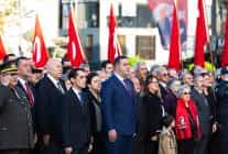 narlidere atasini ozlemle andi