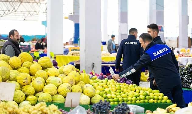 narlidere belediyesinden pazar yerinde kapsamli denetim