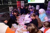 osmangazide cocuk haklari gunu renkli pankartlarla kutlandi