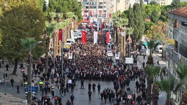 Denizli Belediyesi’nden Anlamlı Atatürk Silüeti