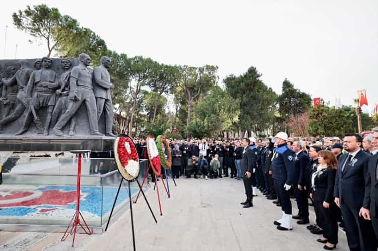 Denizli Belediyesi’nden Anlamlı Atatürk Silüeti