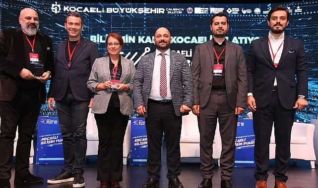 yapay zeka caginda tum konular masaya yatirildi