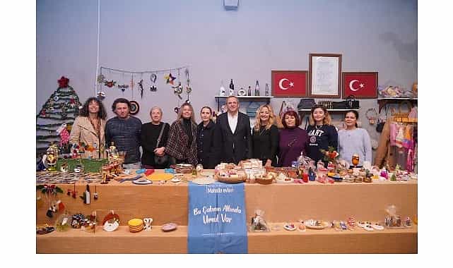 ayvalikli kadinlar mahalleevlerinde uretiyor aile butcesine katki sagliyor