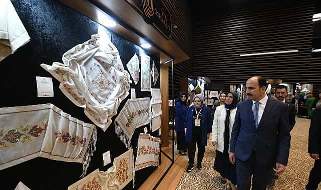 baskan altay 17 altin dokunuslar sergisine tum sanatseverleri davet etti