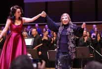 bedia akarturkten buyuksehir korosuna yeni yil surprizi