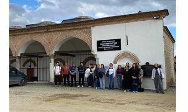 buyuksehirden universite ogrencilerine tire gezisi