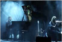 dunyaca unlu piyanist izmirde ayakta alkislandi