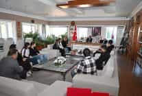 ogrencilerden baskan topalogluna tesekkur ziyareti