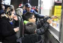 regaip kandilinde salihlide camilerde kandil simidi ikrami yapildi