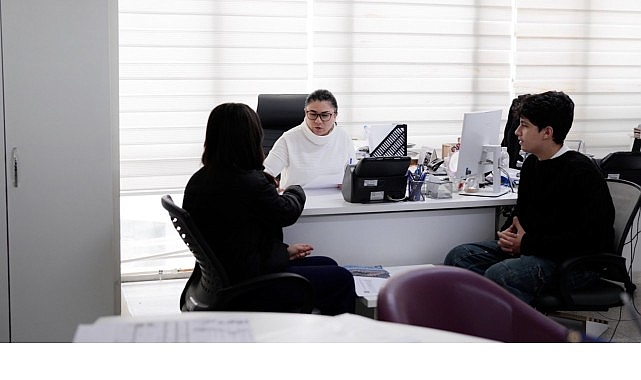 balcova belediyesinden universiteye hazirlanan genclere ulasim destegi