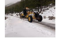 buyuksehir ekiplerinin karla mucadele calismasi suruyor