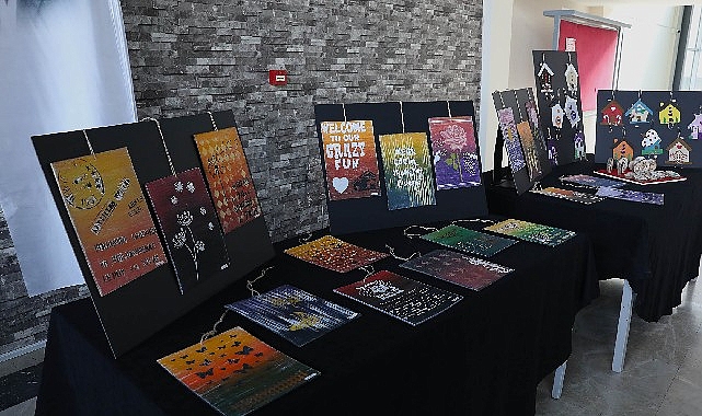 cocuk egitim merkezi ogrencilerinden sanatsal yolculuk sergisi