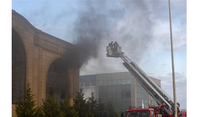 fabrika yangini kisa surede kontrol altina alindi