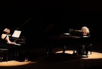 iki piyano iki kultur aassmde duygusal konser