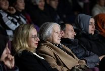 kartepede tiyatro soleni