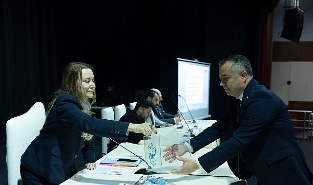 konakta yilin ilk meclisi gerceklesti