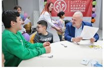 menemende ozel cocuklarin karne sevinci yurekleri isitti