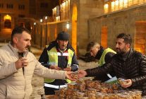 mirac gecesinde kandil simidi ve serbet dagitildi